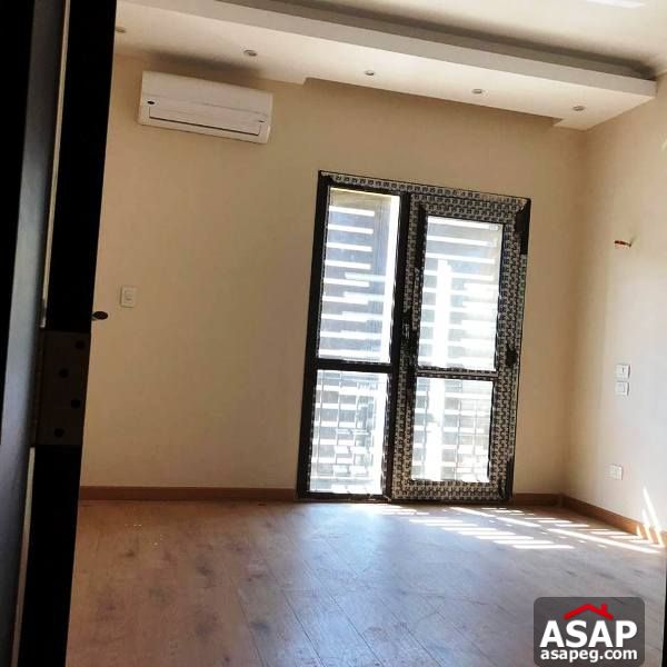 Apartment with Garden for Rent in Westown Apartment with Garden for Rent in Westown