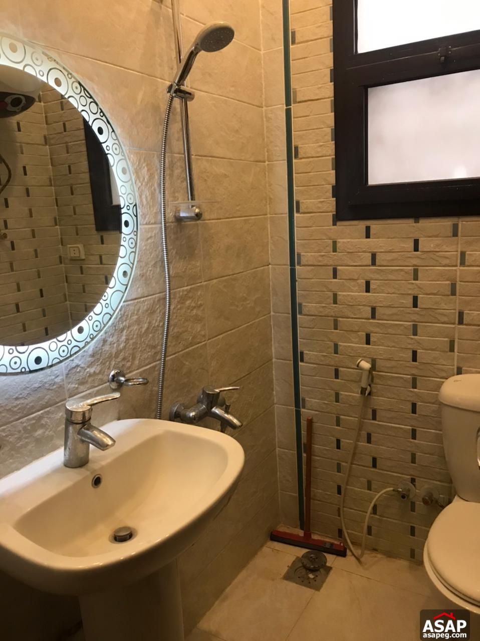 Furnished Apartment for Rent in Eastown Furnished Apartment for Rent in Eastown