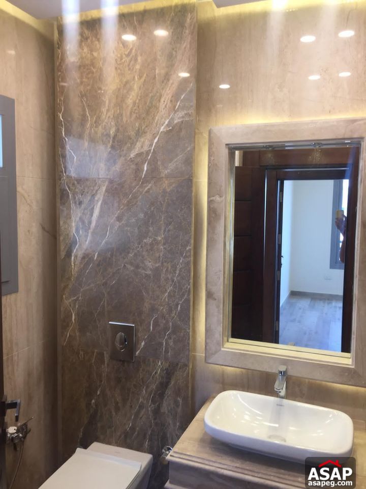 Apartment for Rent in West Golf