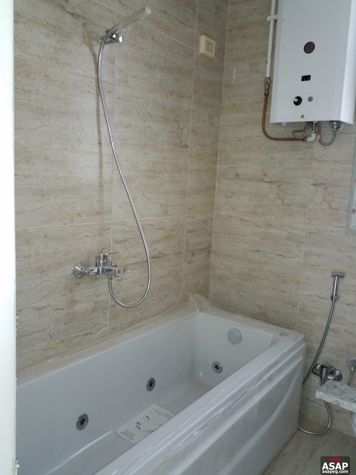 Apartment for Sale in Village Gate Compound