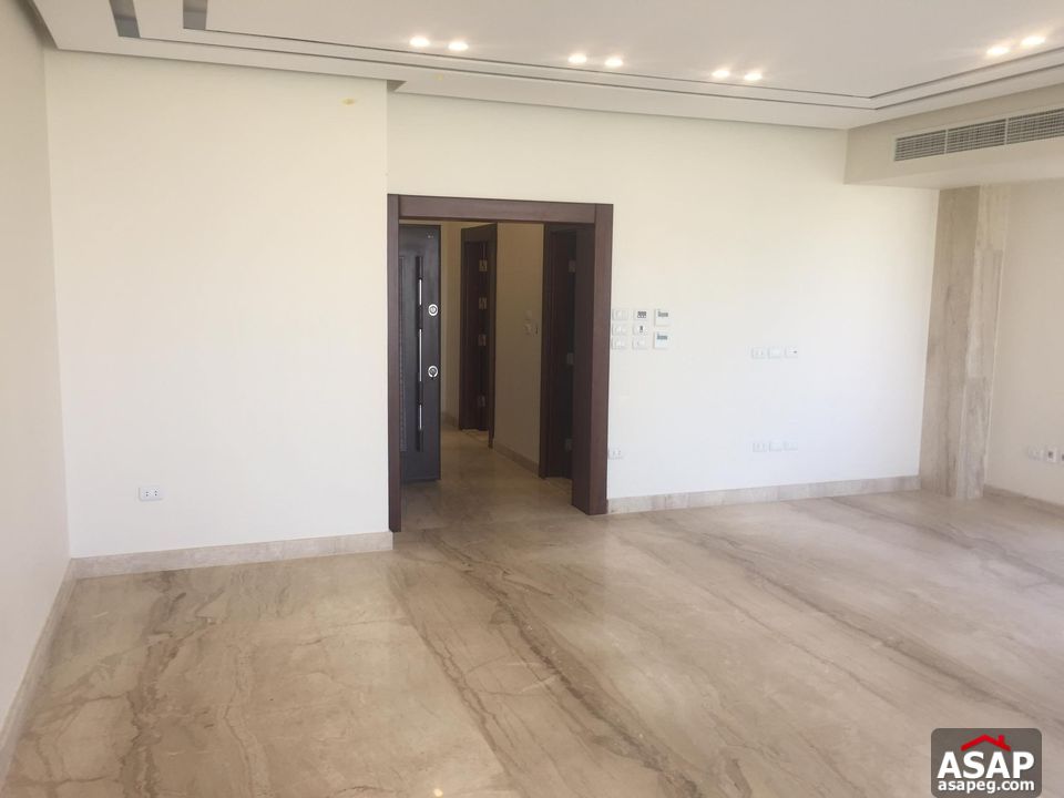 Apartment for Rent in West Golf