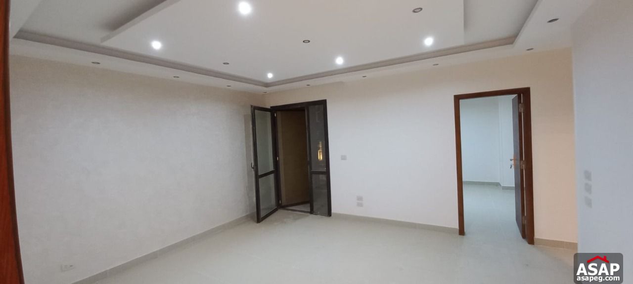 Apartment for Sale in Eastown Compound