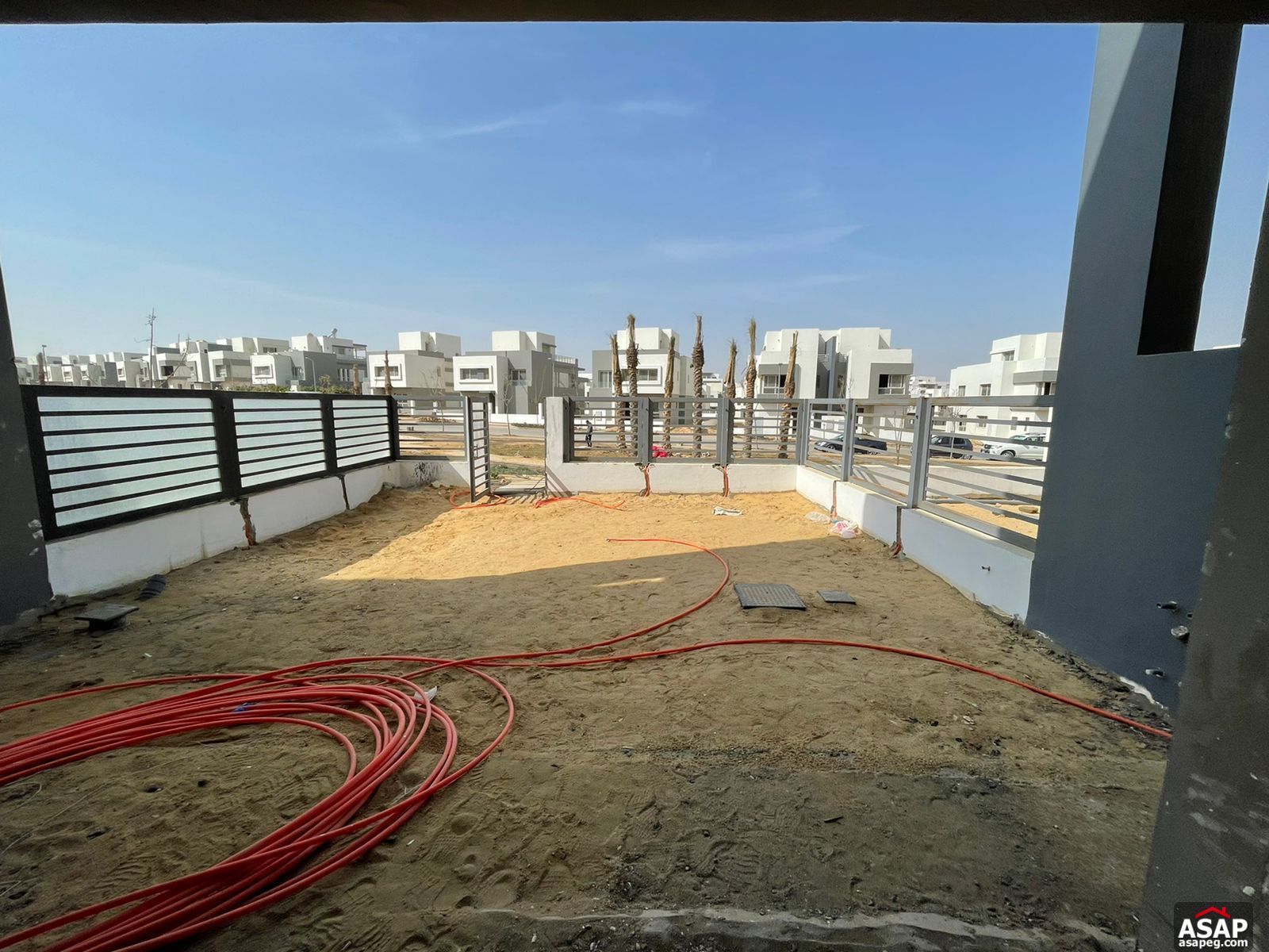 Town House Middle for Sale in Hyde Park Town House Middle for Sale in Hyde Park