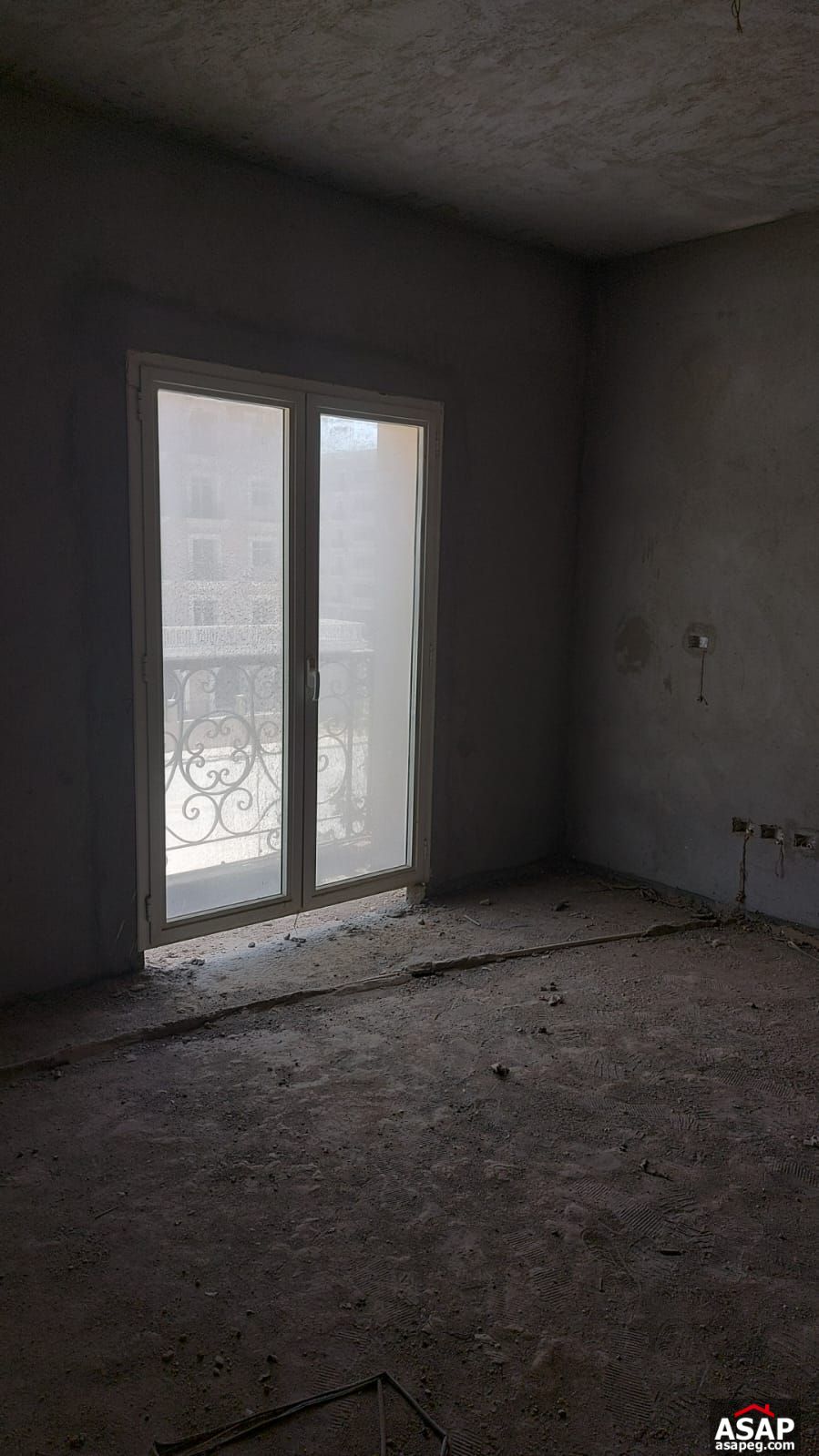 Studio for Sale in Hyde Park Compound Studio for Sale in Hyde Park Compound