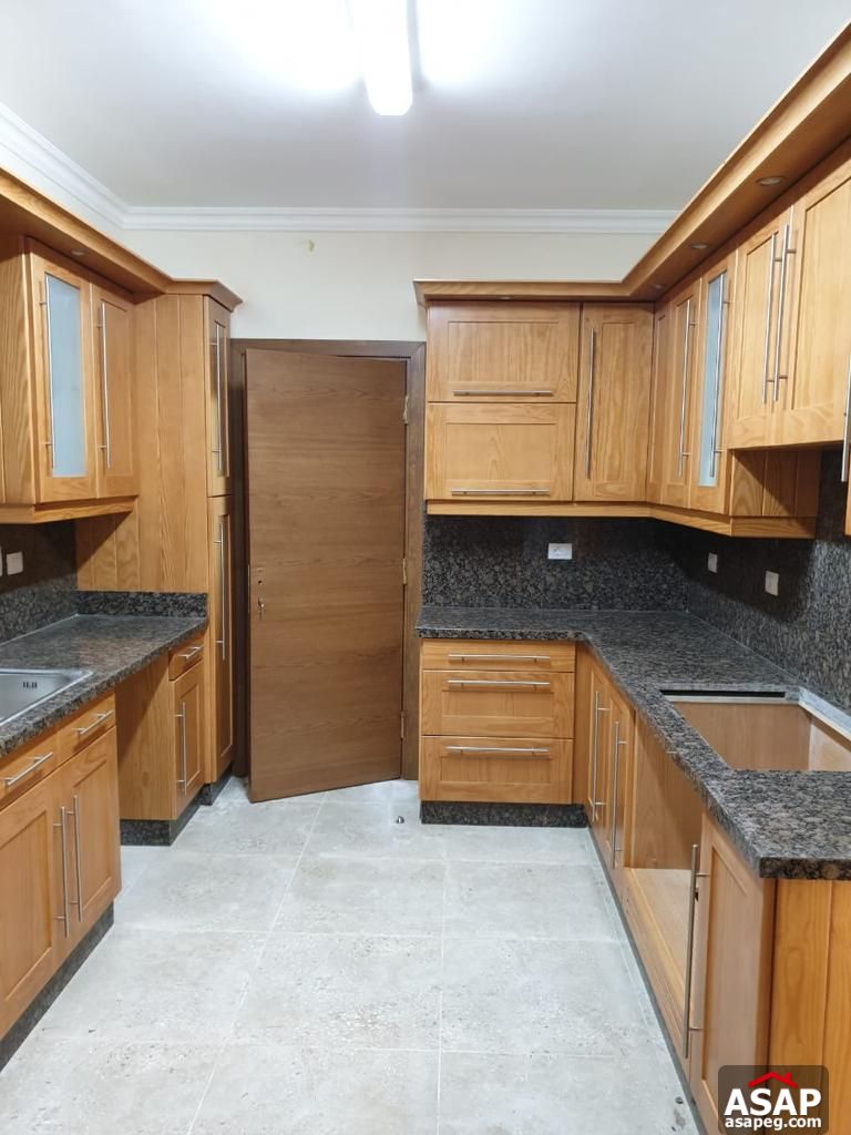 Duplex with Garden for Rent in Eastown Duplex with Garden for Rent in Eastown