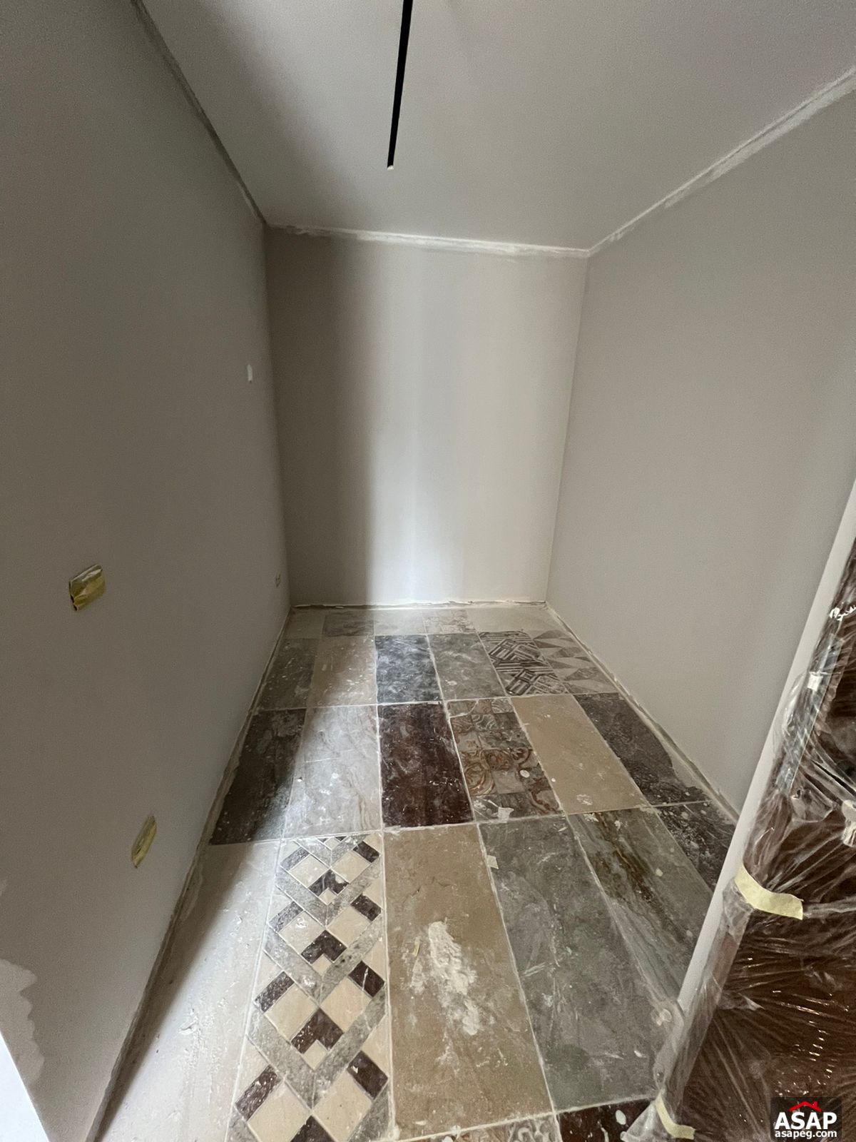 Apartment for Rent in Silver Palm Compound Apartment for Rent in Silver Palm Compound