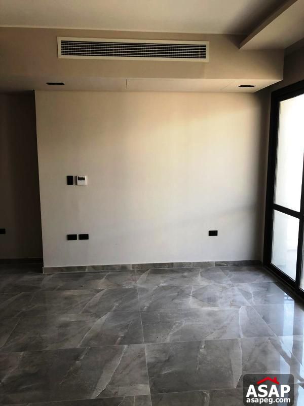 Property with Garden View in Eastown Property with Garden View in Eastown