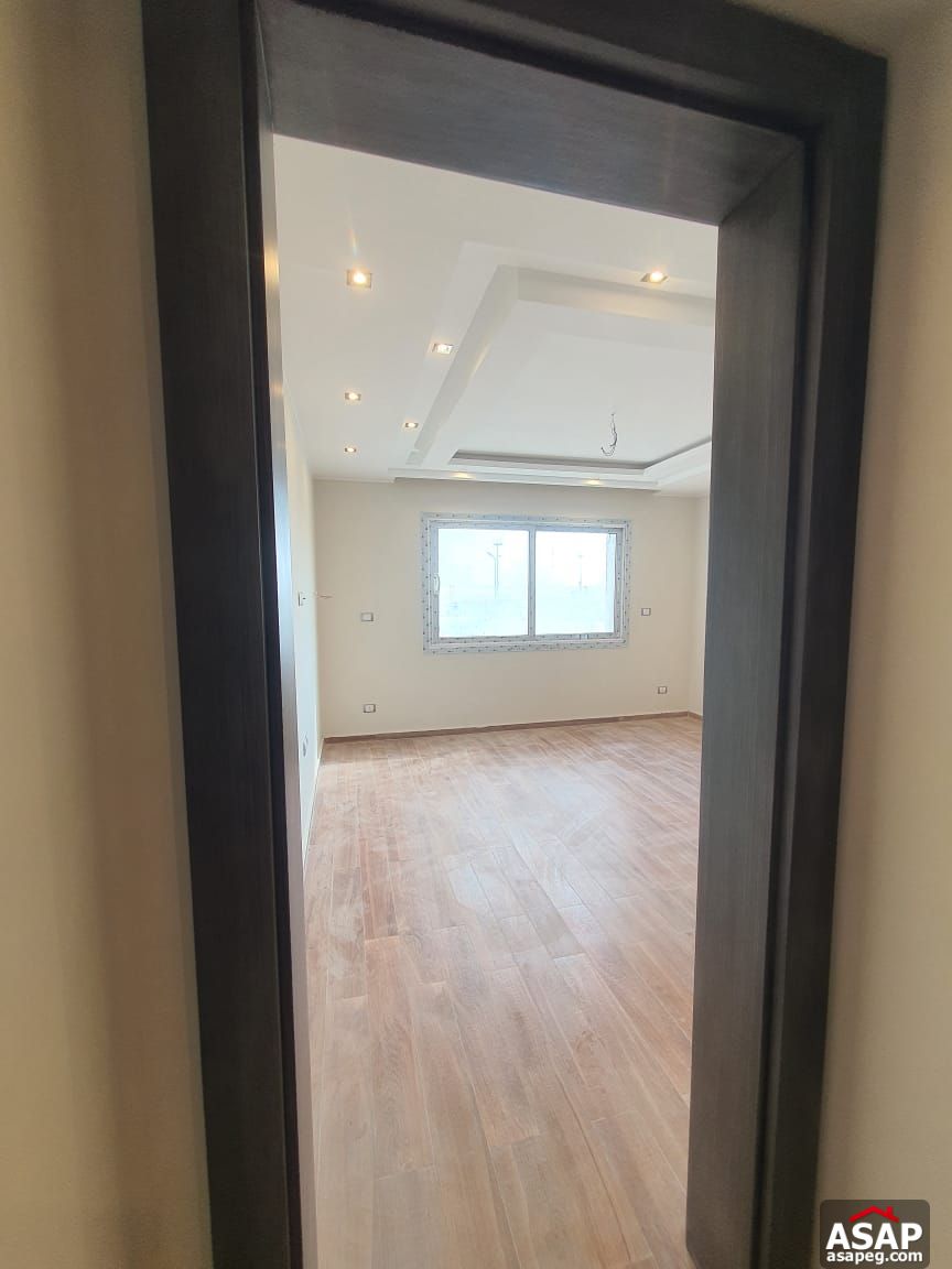 Semi Furnished Studio for Rent in Hyde Park Semi Furnished Studio for Rent in Hyde Park