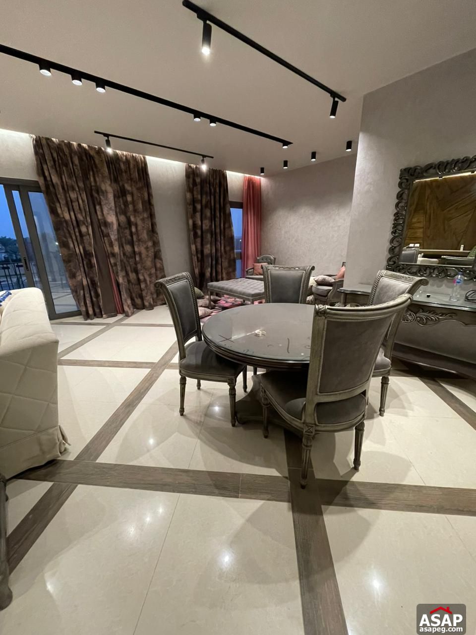 Furnished Apartment for Rent in Eastown Furnished Apartment for Rent in Eastown