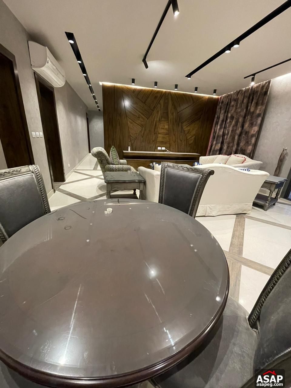 Furnished Apartment for Rent in Eastown Furnished Apartment for Rent in Eastown