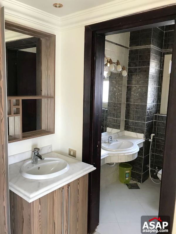 Studio for Rent in the Village