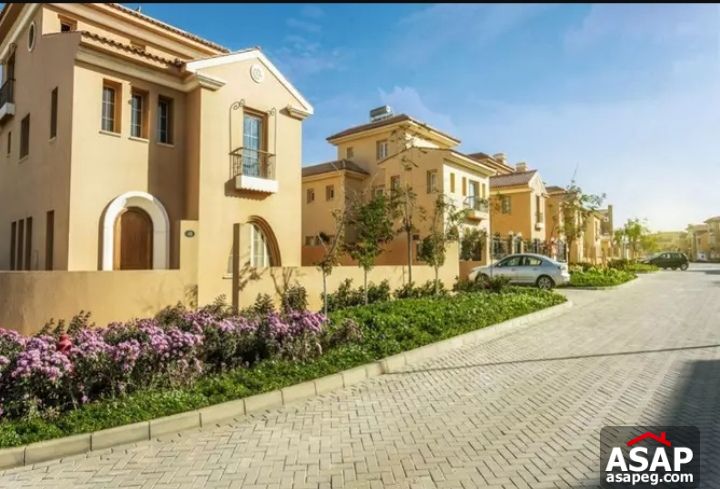 Villa for Sale in Hyde Park Compound Villa for Sale in Hyde Park Compound