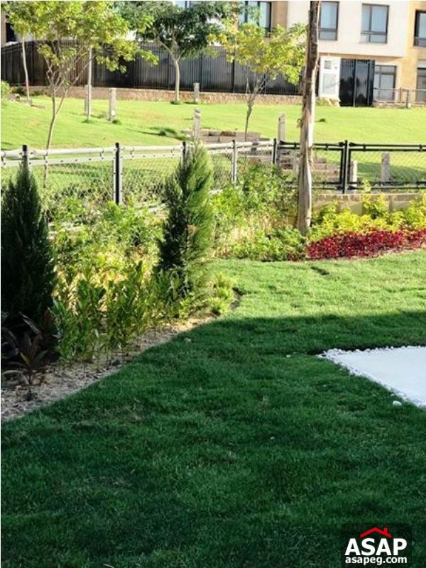 Twin House with Big Garden in Beverly Hills Twin House with Big Garden in Beverly Hills