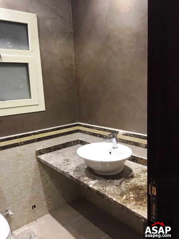 Roof for Rent in West Arabella Roof for Rent in West Arabella