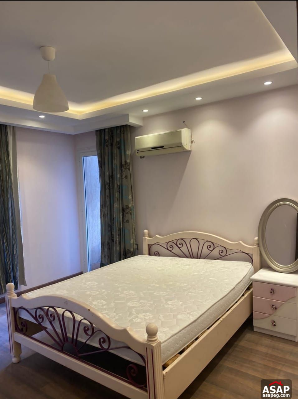 Furnished Flat for Rent in the Square Furnished Flat for Rent in the Square