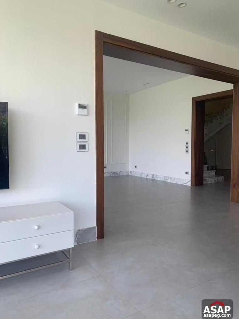 Twin House for Sale in Hyde Park Twin House for Sale in Hyde Park