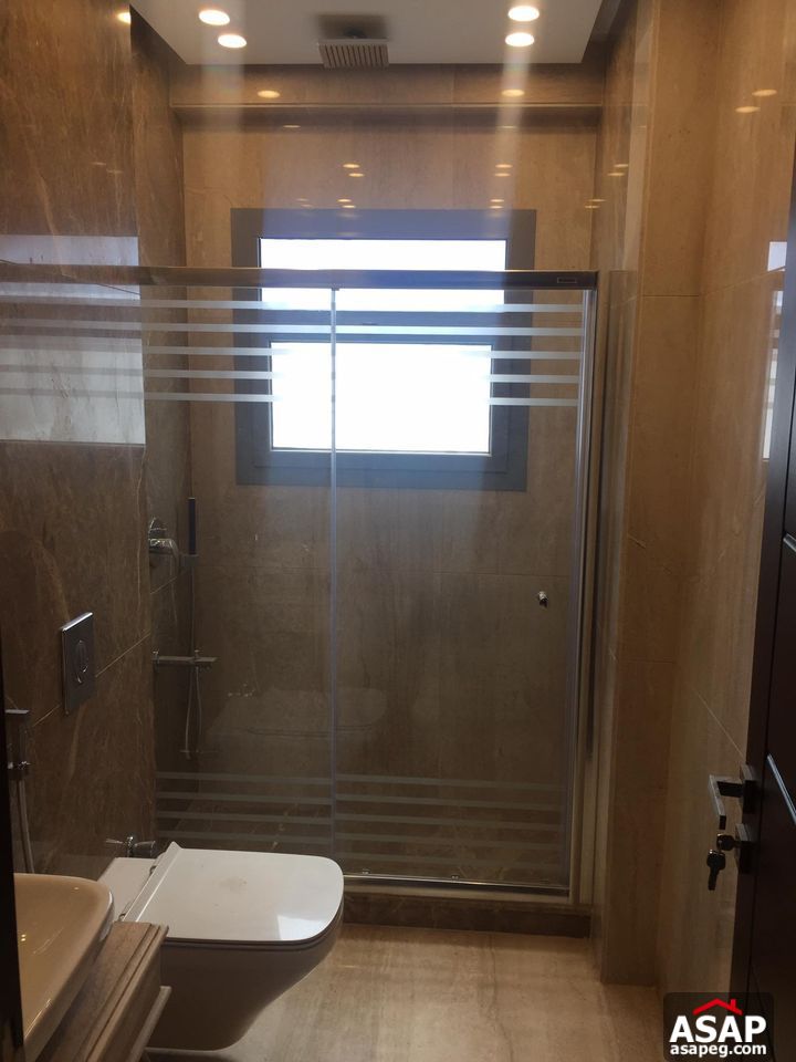 Apartment for Rent in West Golf