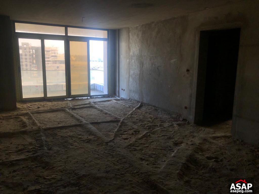 Penthouse with Pool View for Sale in Azad Compound