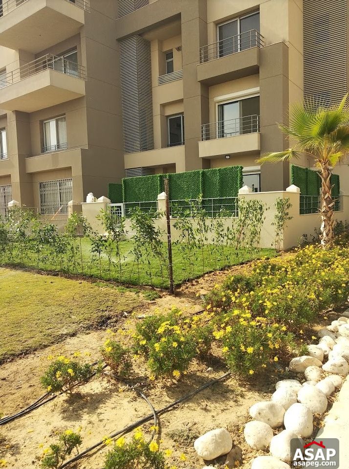 Duplex with Garden for Sale in Village Avenue Compound Duplex with Garden for Sale in Village Avenue Compound