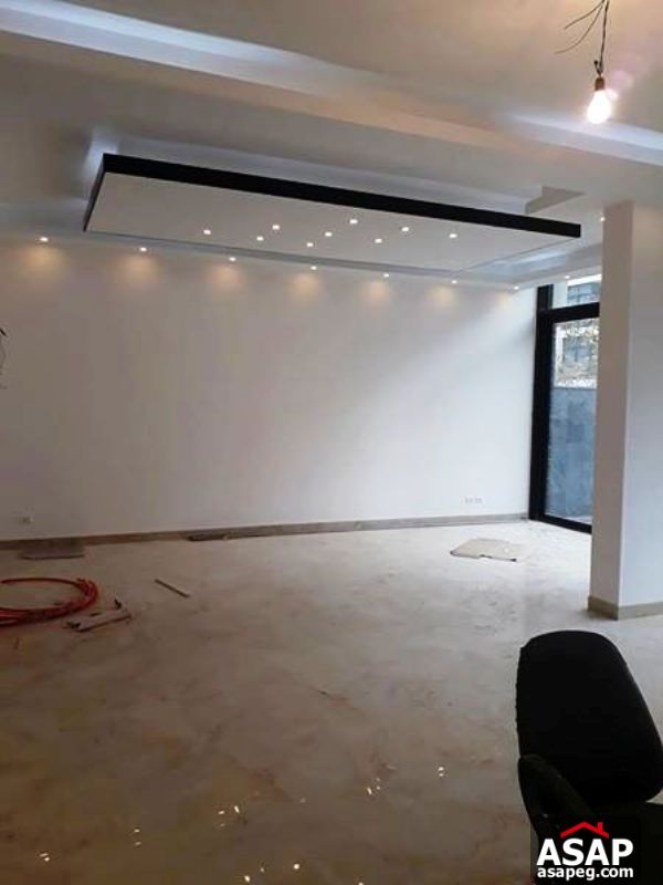 Apartment with Garden for Rent in WaterWay Apartment with Garden for Rent in WaterWay