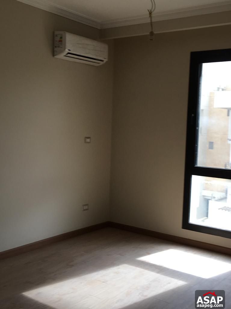 Triplex with Roof for Sale in Eastown