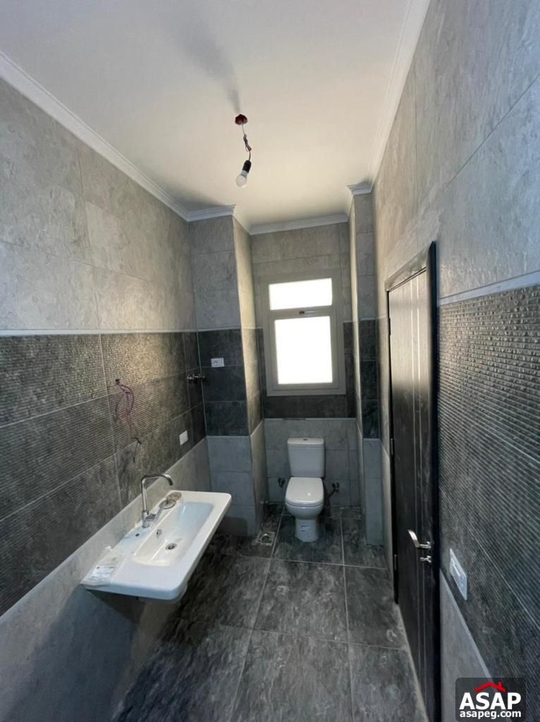 Duplex with Garden for Sale in Village Avenue Duplex with Garden for Sale in Village Avenue