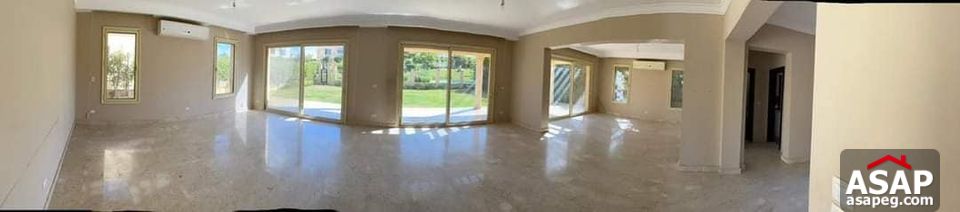 Stand Alone Villa with Big Garden for Rent in the Villa Compound