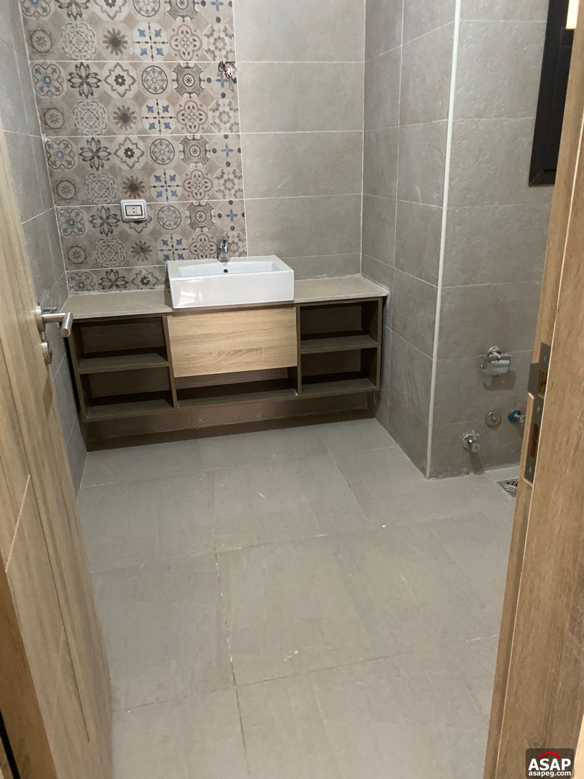 Apartment for Rent in Fifth Square Apartment for Rent in Fifth Square