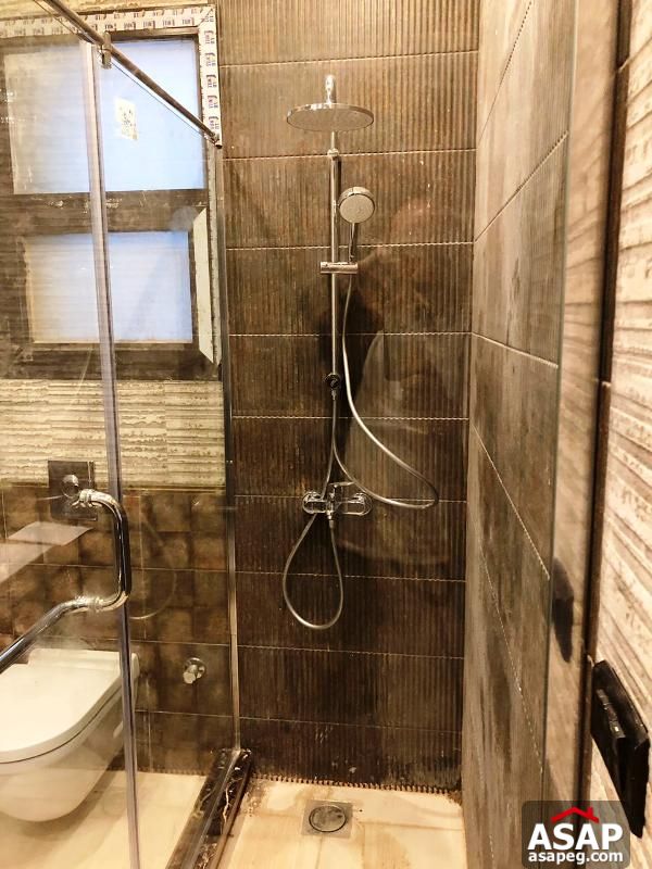 Property with Garden View in Eastown Property with Garden View in Eastown