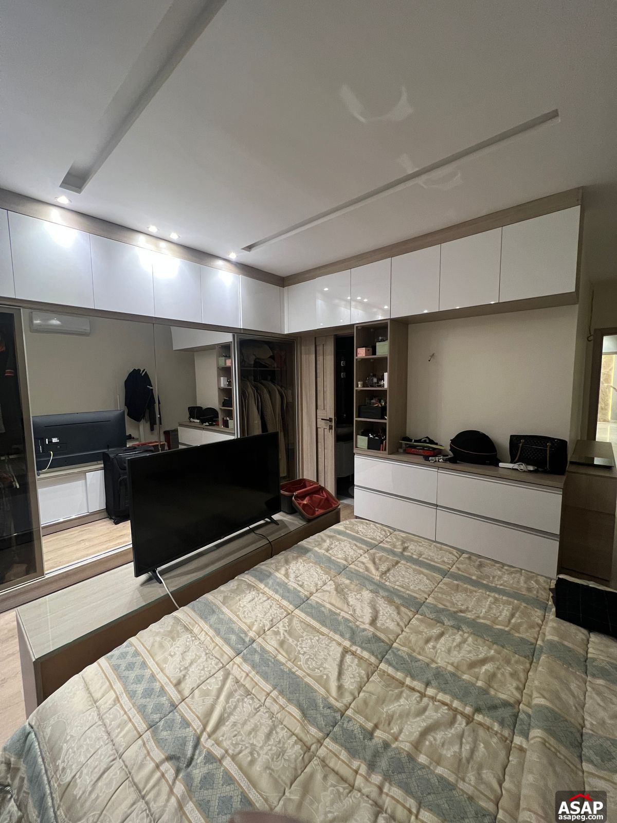 Apartment for Sale in Regents Park Compound