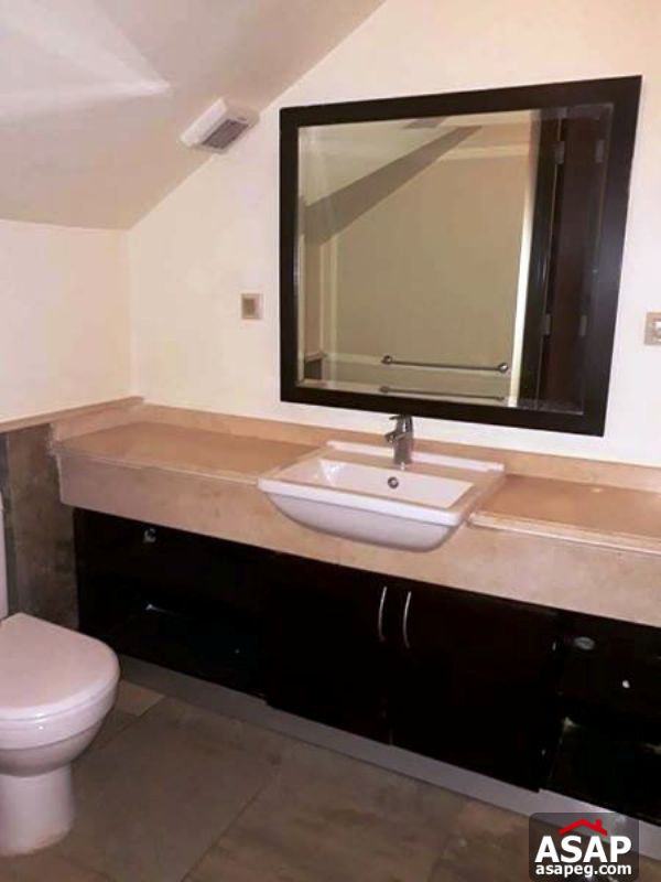 Villa with Garden for Rent in Uptown Cairo