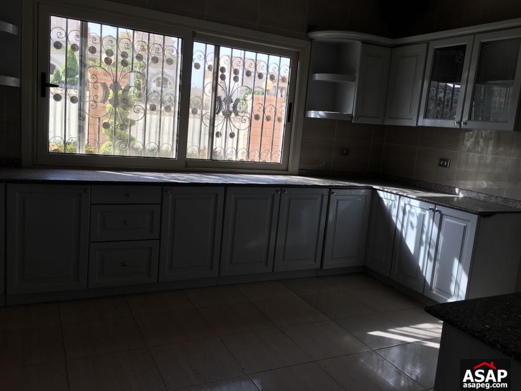 Villa with Pool for Rent in Royal City - Sheikh Zayed Villa with Pool for Rent in Royal City - Sheikh Zayed