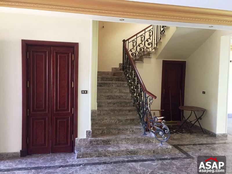 Villa for Rent in 6 October with a nice garden