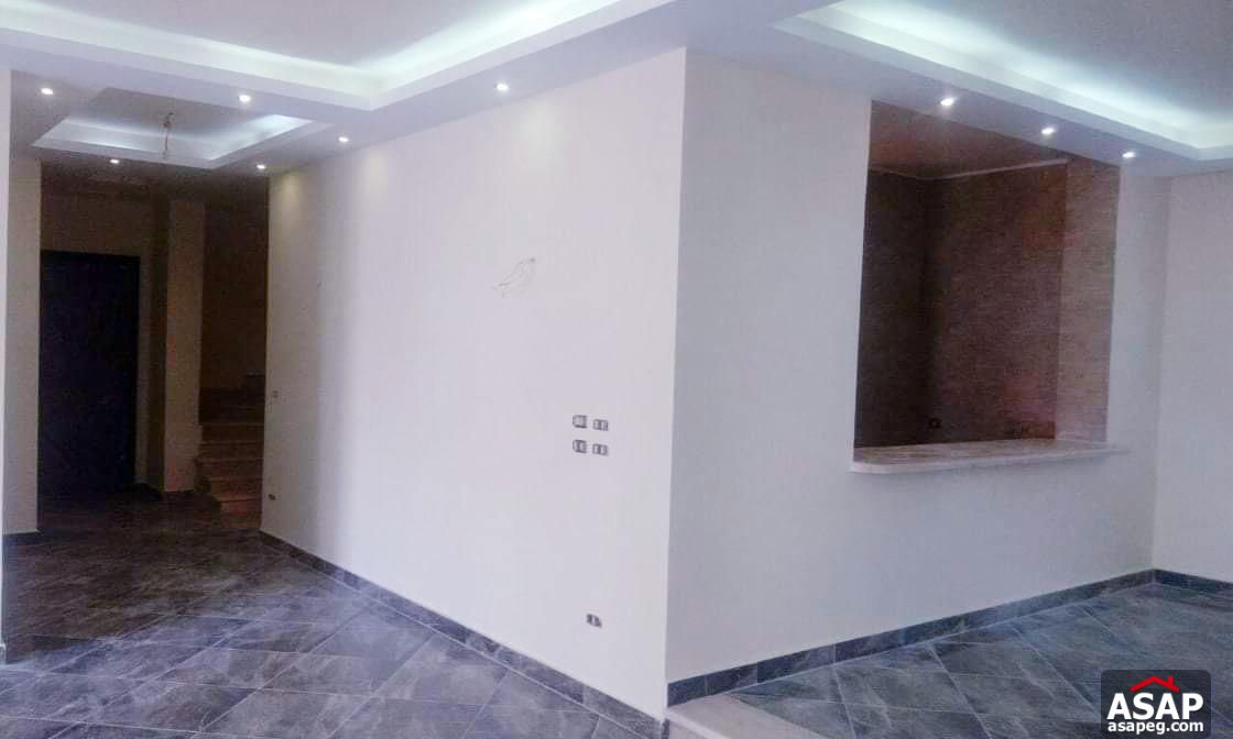 Duplex for Rent in Village Avenue Duplex for Rent in Village Avenue