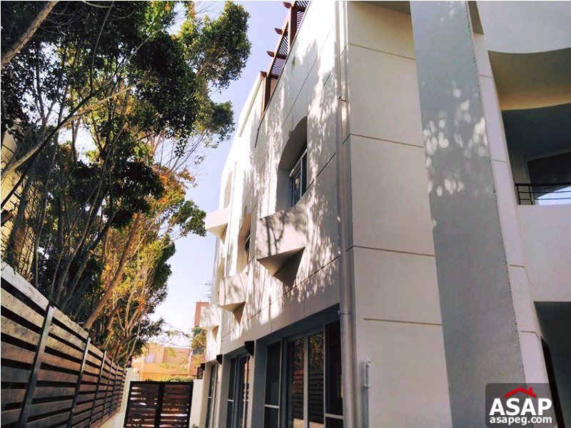 Twin House with Big Garden in Utopia Compouned - 6 October Twin House with Big Garden in Utopia Compouned - 6 October