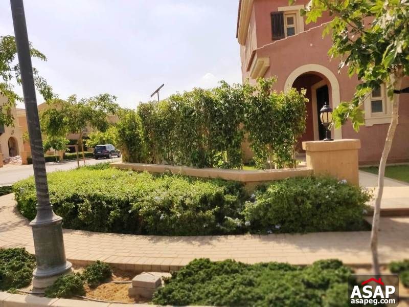 Stand Alone villa with Big Garden in Mivida for Rent Stand Alone villa with Big Garden in Mivida for Rent