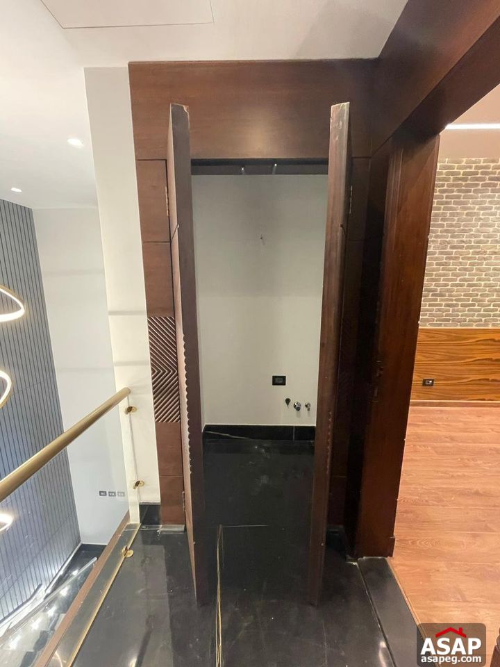 Ultra Modern Duplex for Rent in Eastown