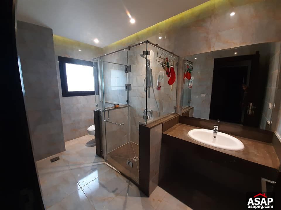 Town House with Garden for Rent in Westown - Sheikh Zayed