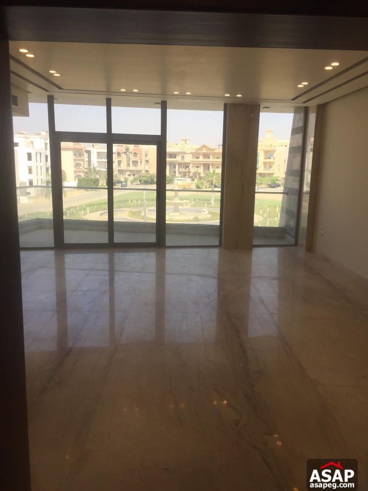 Apartment for Rent in West Golf