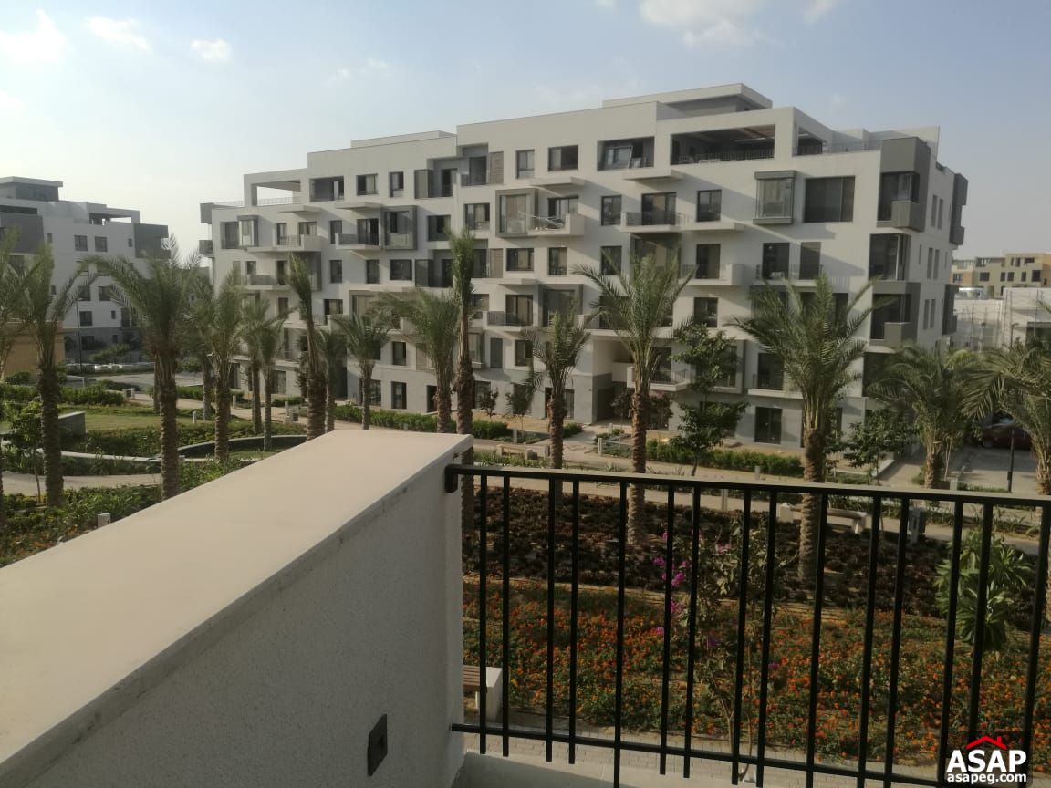 Apartment with Garden for Sale in Eastown Compound Apartment with Garden for Sale in Eastown Compound