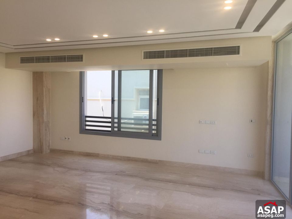 Apartment for Rent in West Golf