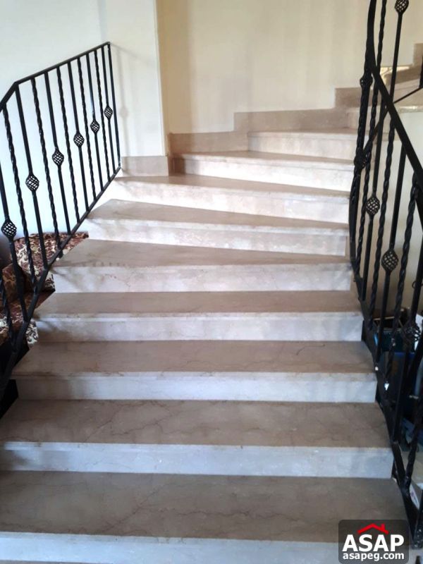 Villa for Rent in Sheikh Zayed