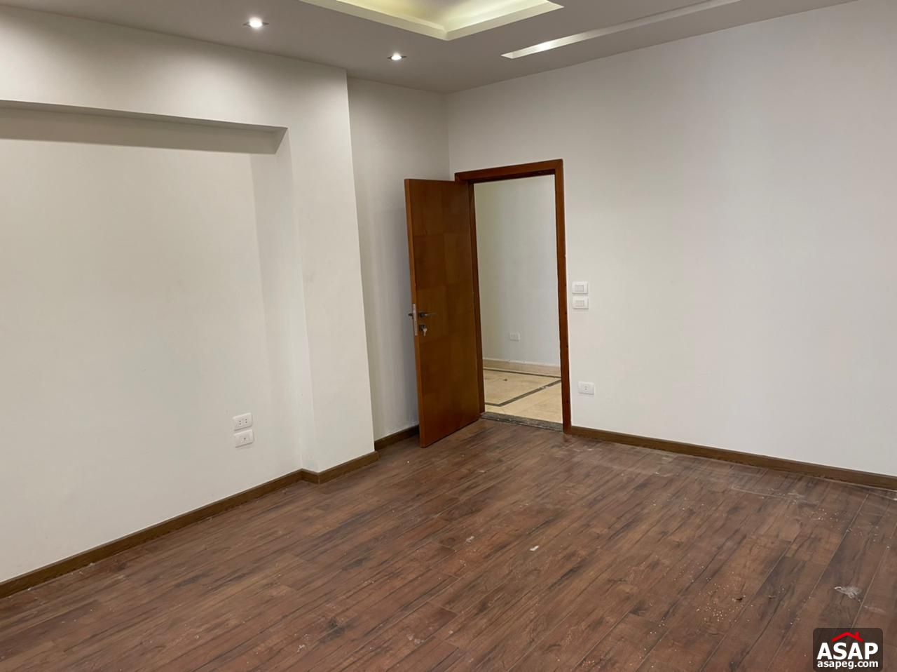 Finished Duplex for Sale in West Golf Finished Duplex for Sale in West Golf