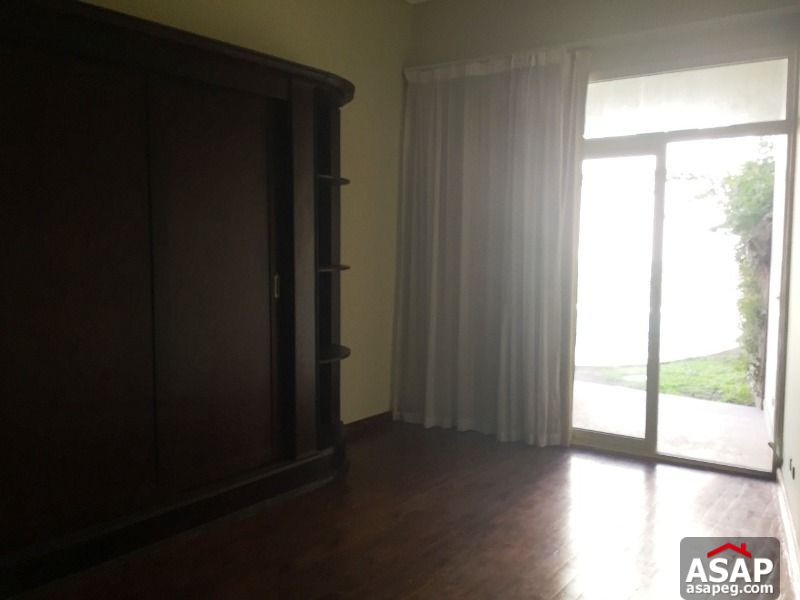 Ground Floor with Garden for Rent in West Golf Ground Floor with Garden for Rent in West Golf