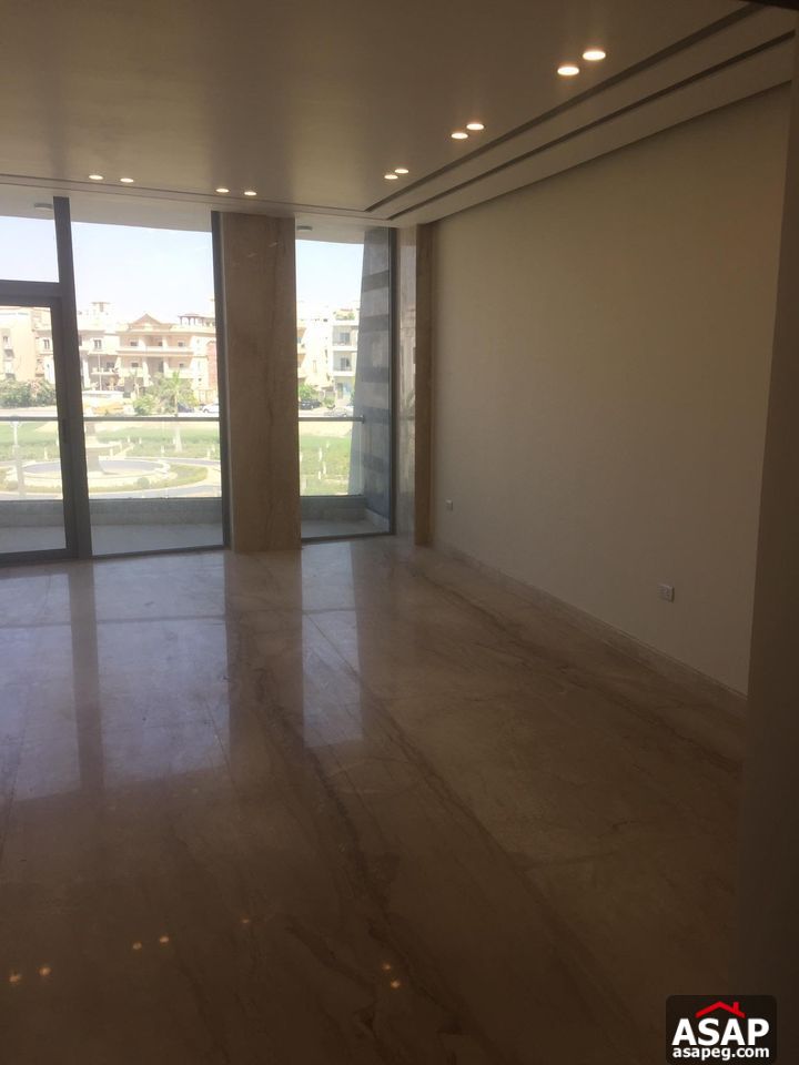 Apartment for Rent in West Golf