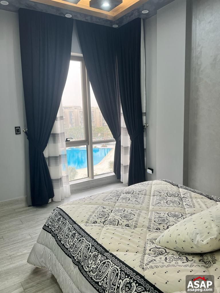 Penthouse with Roof for Sale in Galleria Moon Valley Penthouse with Roof for Sale in Galleria Moon Valley