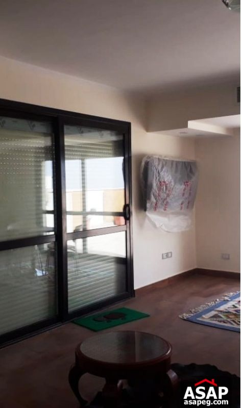 Studio with Roof for Rent in Eastown Studio with Roof for Rent in Eastown