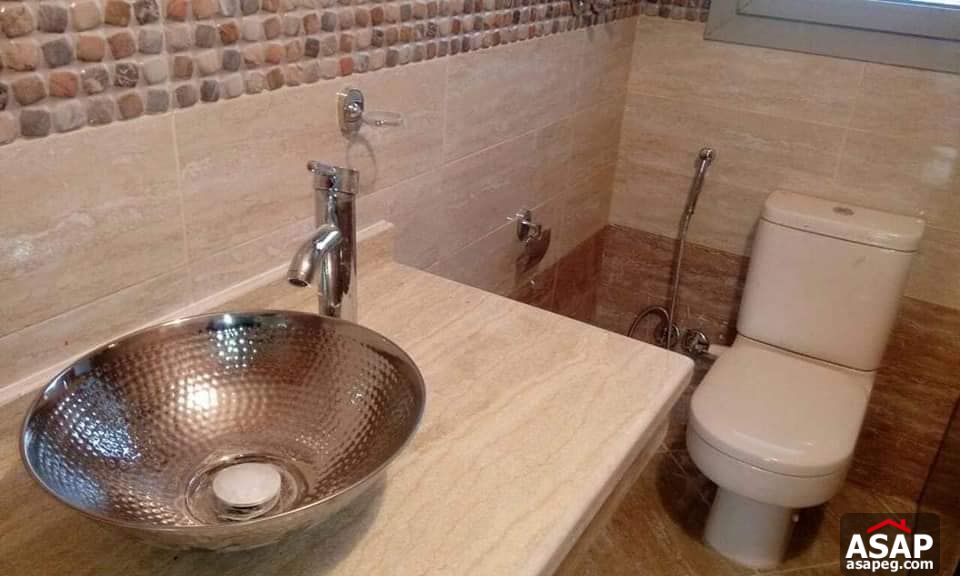 Duplex with Garden for Rent in Village Avenue Duplex with Garden for Rent in Village Avenue