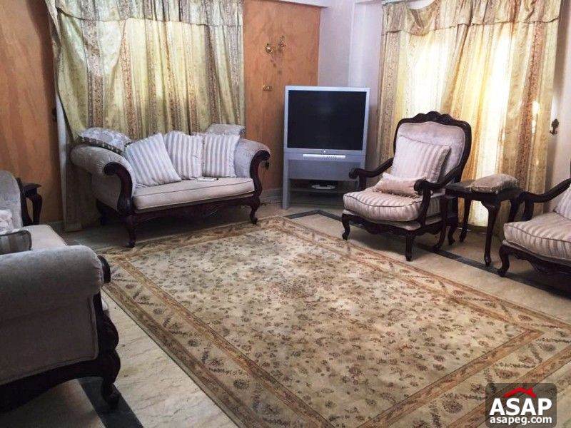 Furnished Apartment with Garden in October