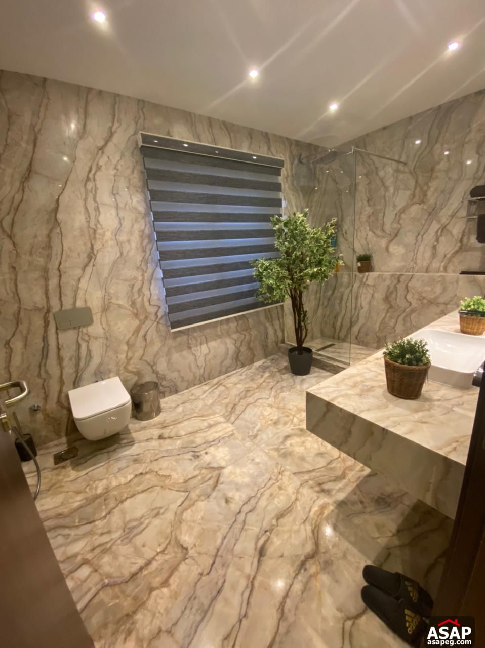 Ground Floor for Rent in the WaterWay